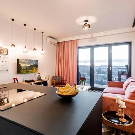 E&a Royal Luxury Apartments, - Skyline