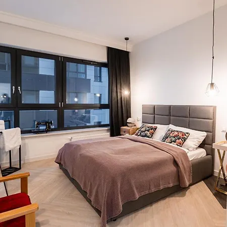 E&a Royal Luxury Apartments, - Skyline